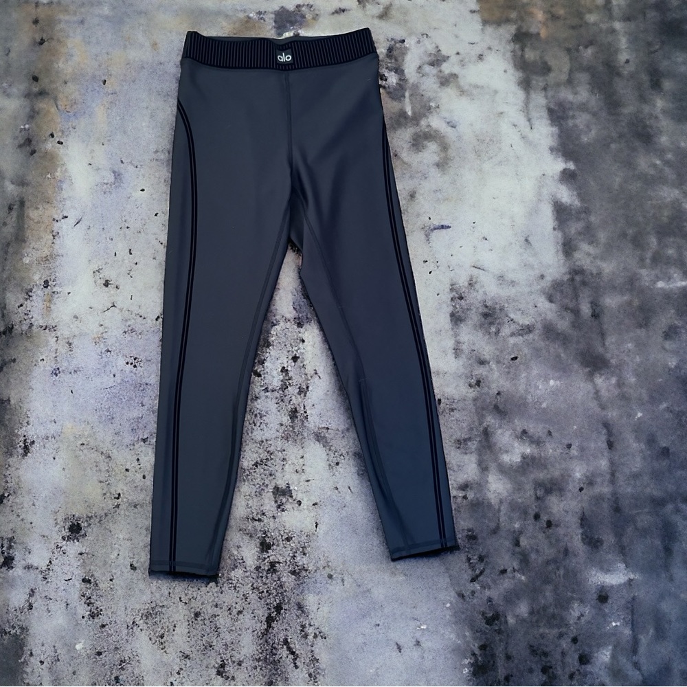ALO Yoga Legging Size Small